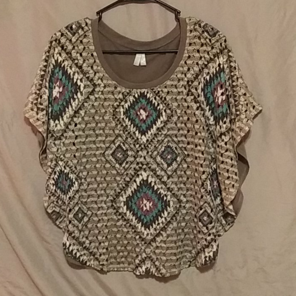 Wing sleeve shirt from Vanity